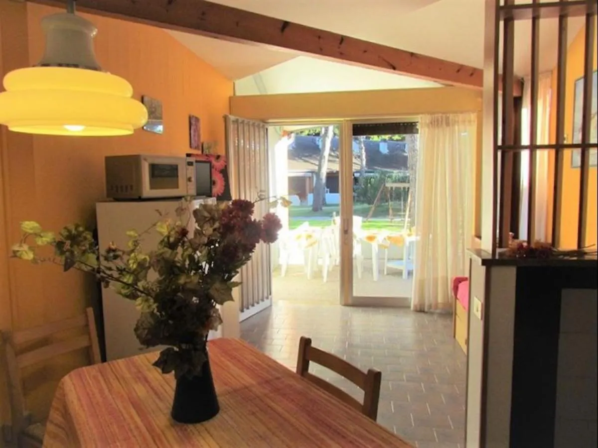 Colorful Apartment With Shared Pool And Garden Bibione