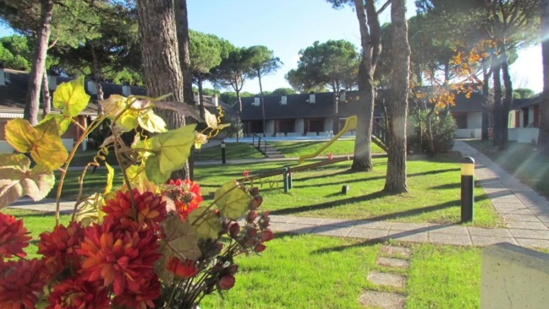 Colorful Apartment With Shared Pool And Garden Bibione Włochy